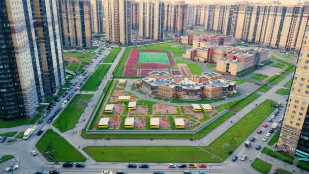 Caducidad de los edificios de apartamentos en San Petersburgo — Vídeos de Stock