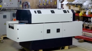 Elektronik ekipman üretimi ve üretimi için SMT hattı, PCB montajları, elektronik için tam otomatik pcb üretim hattı olarak da adlandırılır.