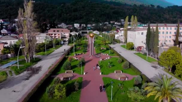 Αεροφωτογραφία της πόλης Gagra στην Αμπχαζία — Αρχείο Βίντεο