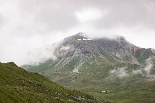 Vista Aérea Del Paisaje Montañoso Bajo Lac Moiry Los Alpes —  Fotos de Stock