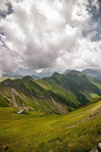 Landschap Met Zwitserse Alpen Bergen Groene Natuur Foto Genomen Bij — Stockfoto