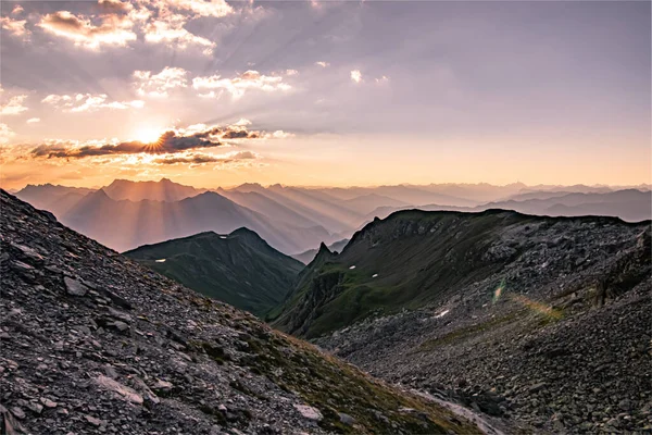 Zonsopgang Zwitserse Bergen Zomerwandelingen Zwitserland — Stockfoto