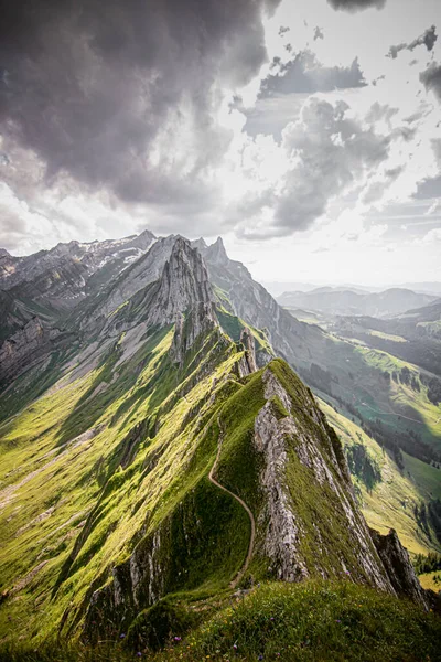 Альтеналь Альпштейн Швейцария Облачная Погода Пейзажной Фотографии Стоковое Изображение