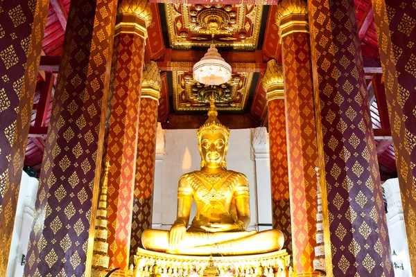 Buddha v wat Na Pra Meru, Ayutthaya, Thajsko. — Stock fotografie