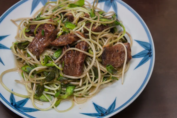 Sonnenblume weich gebraten mit Champignons. — Stockfoto