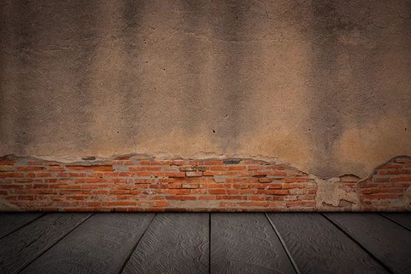 Las antiguas paredes de cemento y suelos de madera . — Foto de Stock