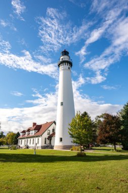 Öğleden sonra güneşinde Rüzgâr Noktası deniz feneri. Racine, Wisconsin, ABD.