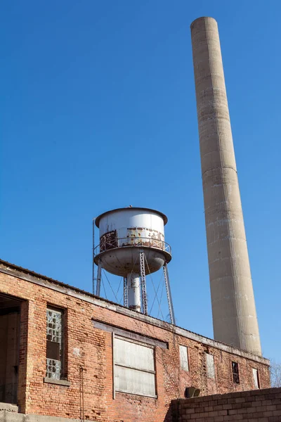 Old Abandoned Smoke Stack Water Tower Derelict Industrial Area Amboy — Stock Photo, Image