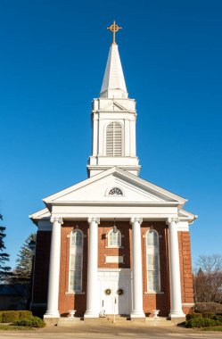Geneseo 'daki eski kilise ve kule, Henry County, Illinois.