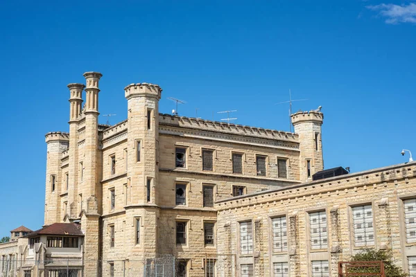 古い放棄された刑務所 または刑務所は 破壊するために残しました 1858年に建設され 2002年まで使用された 米国イリノイ州ジョリエット — ストック写真