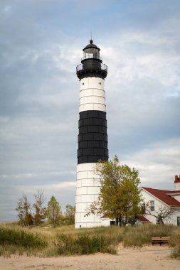 Big Sable Point Light, Ludington State Park 'ta bulunan bir deniz feneridir. İlk olarak 1867 'de inşa edildi, aktif bir seyir yardımı olmaya devam ediyor..