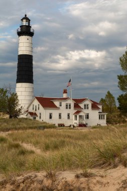 Big Sable Point Light, Ludington State Park 'ta bulunan bir deniz feneridir. İlk olarak 1867 'de inşa edildi, aktif bir seyir yardımı olmaya devam ediyor..