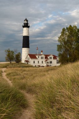 Big Sable Point Light, Ludington State Park 'ta bulunan bir deniz feneridir. İlk olarak 1867 'de inşa edildi, aktif bir seyir yardımı olmaya devam ediyor..