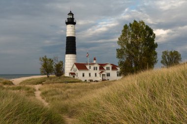 Big Sable Point Light, Ludington State Park 'ta bulunan bir deniz feneridir. İlk olarak 1867 'de inşa edildi, aktif bir seyir yardımı olmaya devam ediyor..