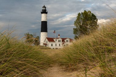 Big Sable Point Light, Ludington State Park 'ta bulunan bir deniz feneridir. İlk olarak 1867 'de inşa edildi, aktif bir seyir yardımı olmaya devam ediyor..
