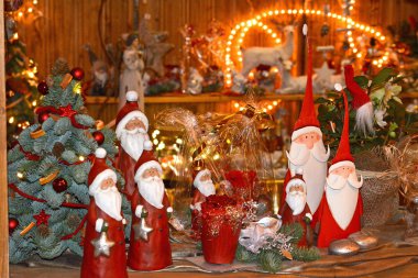Hediye ve oyuncaklar Noel pazarında
