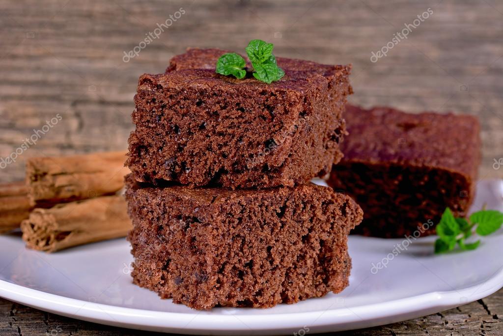 воздушный шоколадный бисквит. бисквит шоколадный классический. бисквит с какао рецепт. шобутинская шоколадный бисквит. шобутинская шоколадный бисквит.