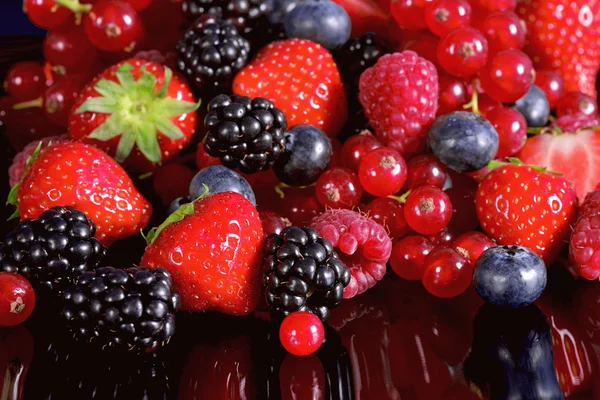 Fresh fruits and berries — Stock Photo, Image