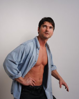 Yakışıklı Kovboy.