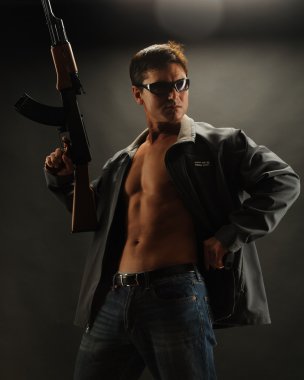 Yakışıklı Kovboy.