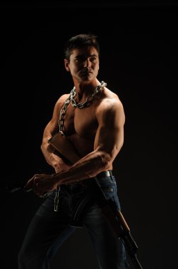 Kaslı çekici erkek