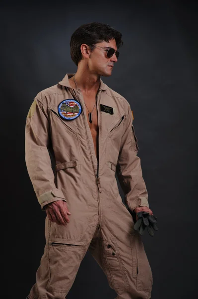 Bonito piloto militar da força aérea — Fotografia de Stock