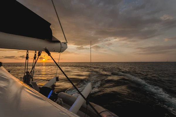 Camino Barco Navegar Nuevo Para Ver Gota Puesta Sol Desde — Foto de Stock