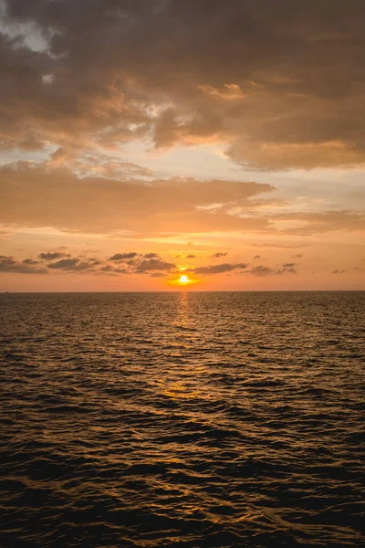 Темная Капля Заката Неба Океан Вечернее Время — стоковое фото