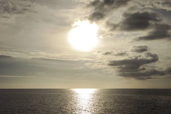 Puesta Sol Suave Cielo Nublado — Foto de Stock