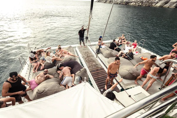 Phuket Tailândia Janeiro 2018 Festa Barco Luxo Com Muitas Pessoas — Fotografia de Stock