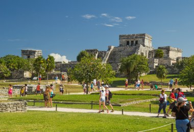Tapınak Castle arkeolojik sitesindeki Tulum, Meksika