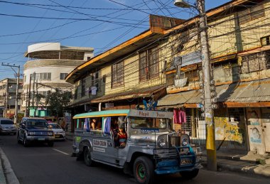 Tipik Asya Street komik otobüs