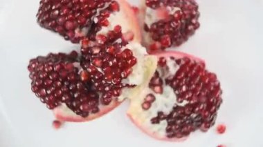 Garnet parçaları. Üst Manzara. Parlak kırmızı.