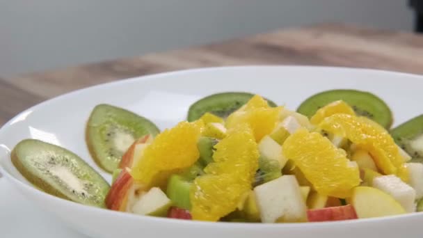 Φρουτοσαλάτα. Πτώση φρούτων. — Αρχείο Βίντεο