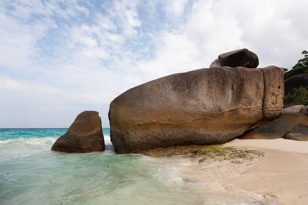 Deniz Kıyısındaki Kayalar — Stok fotoğraf