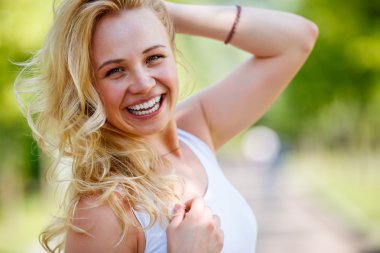 güzel genç mutlu kadın