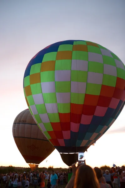 Hot air balloons festival in Pereslavl-Zalessky, Yaroslavl Oblast. Night flying in 16 july 2016. — Stock Photo, Image