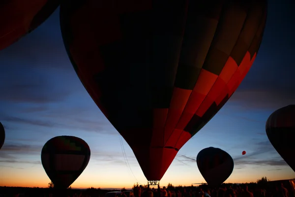 Hot air balloons festival in Pereslavl-Zalessky, Yaroslavl Oblast. Night flying in 16 july 2016. — Stock Photo, Image