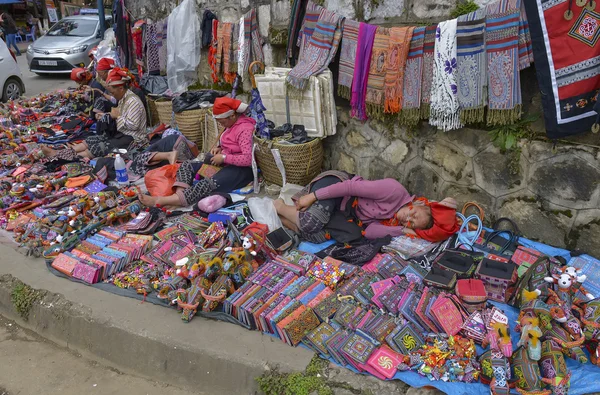 DAO kadın grubu, yayla Sapa