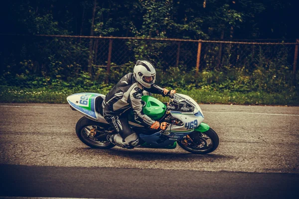 2020 Ropazi Latvia Motorcyclist Sport Bike Rides Empty Asphalt Road — Stok fotoğraf