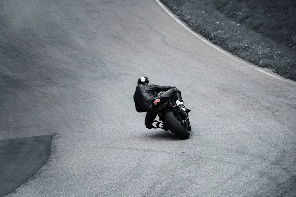 Man Riding Motorcycle Asphalt Road Motorcyclist Black Sport Motorcycle View — Photo