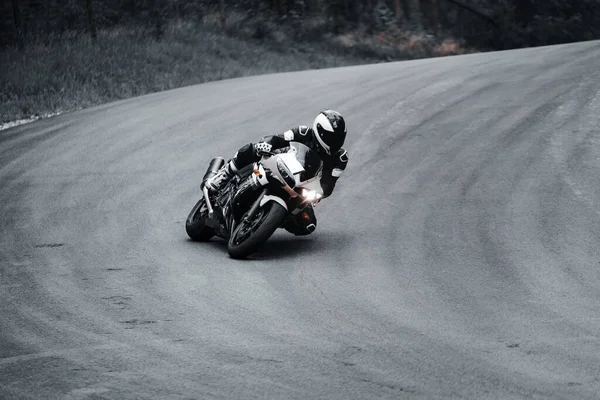 Man Riding Motorcycle Asphalt Road Motorcyclist Black Suit Yellow Sport — Fotografia de Stock