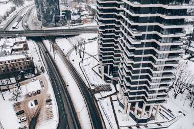 Finans bölgesinde modern ofis binaları.