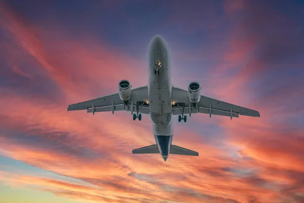 Avión Cielo Del Atardecer Vuelo Viaje Transporte Avión Fondo Concepto — Foto de Stock