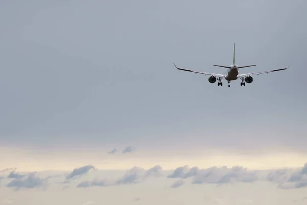 Passenger Jet Plane Flies Clouds International Travel Modern Airlines — Stok fotoğraf