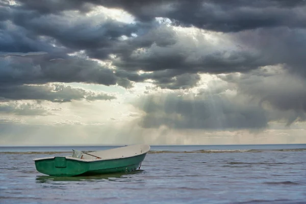 Green Small Boat Green Boat Tied Water Lot Highlights — Photo