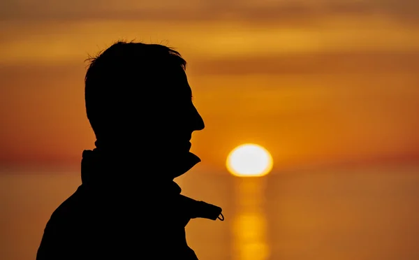 Man Silhouette Standing Sea Sunset — Stock Photo, Image