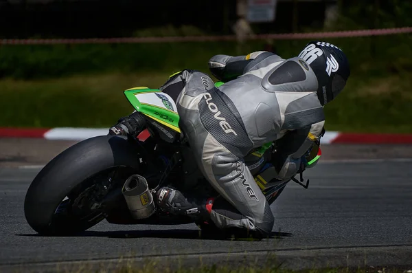 Lituânia Kaunas 2021 Rápido Branco Japão Motocicleta Velocidade — Fotografia de Stock