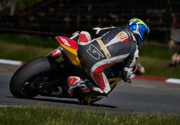 Lituânia Kaunas 2021 Rápido Branco Japão Motocicleta Velocidade — Fotografia de Stock