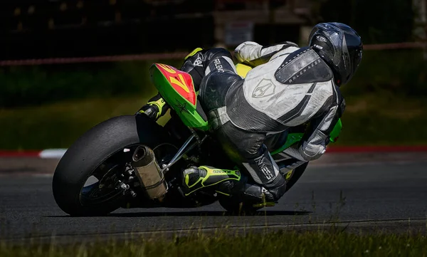 Lituânia Kaunas 2021 Rápido Branco Japão Motocicleta Velocidade — Fotografia de Stock